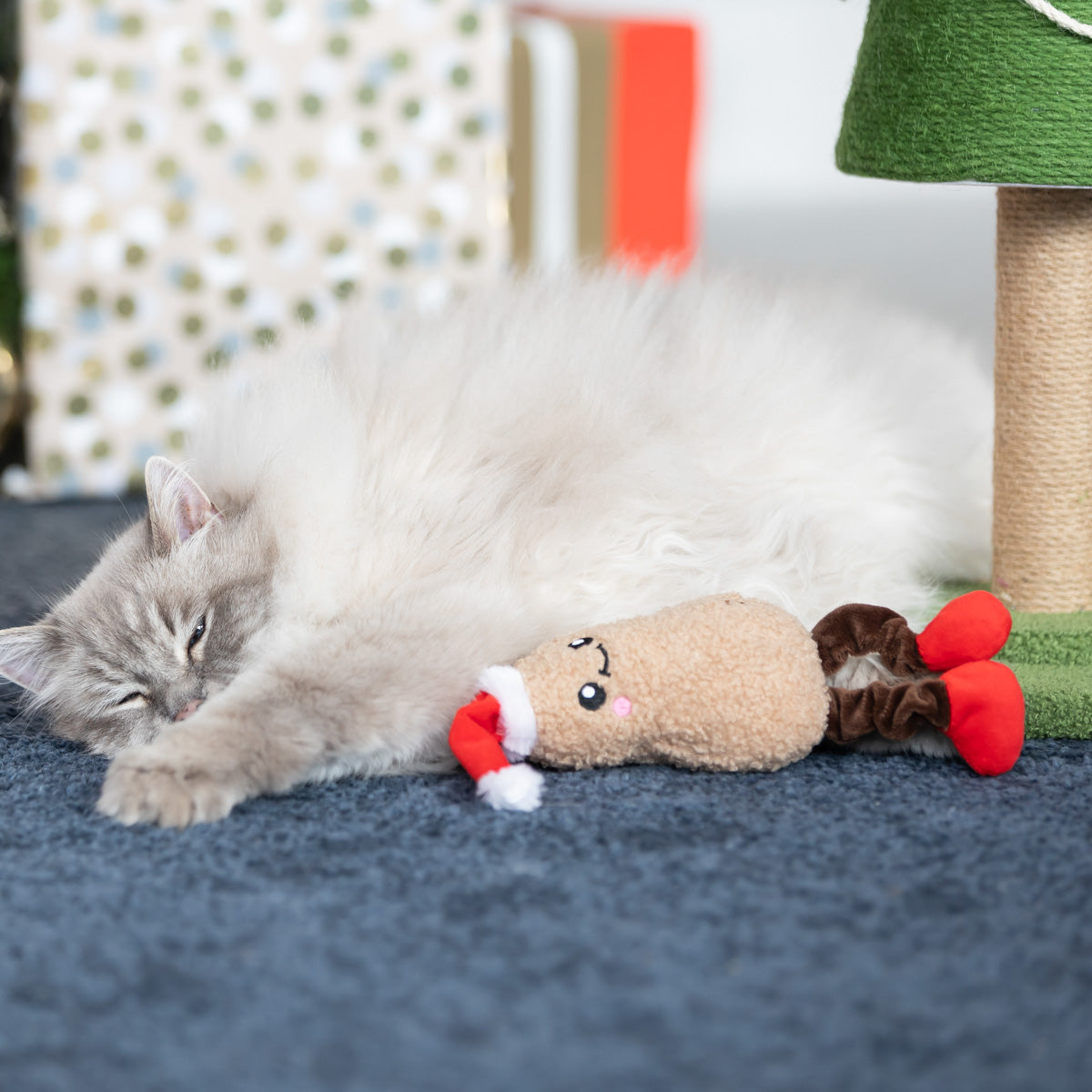 Petstock Christmas Peanut Kicker Cat Toy