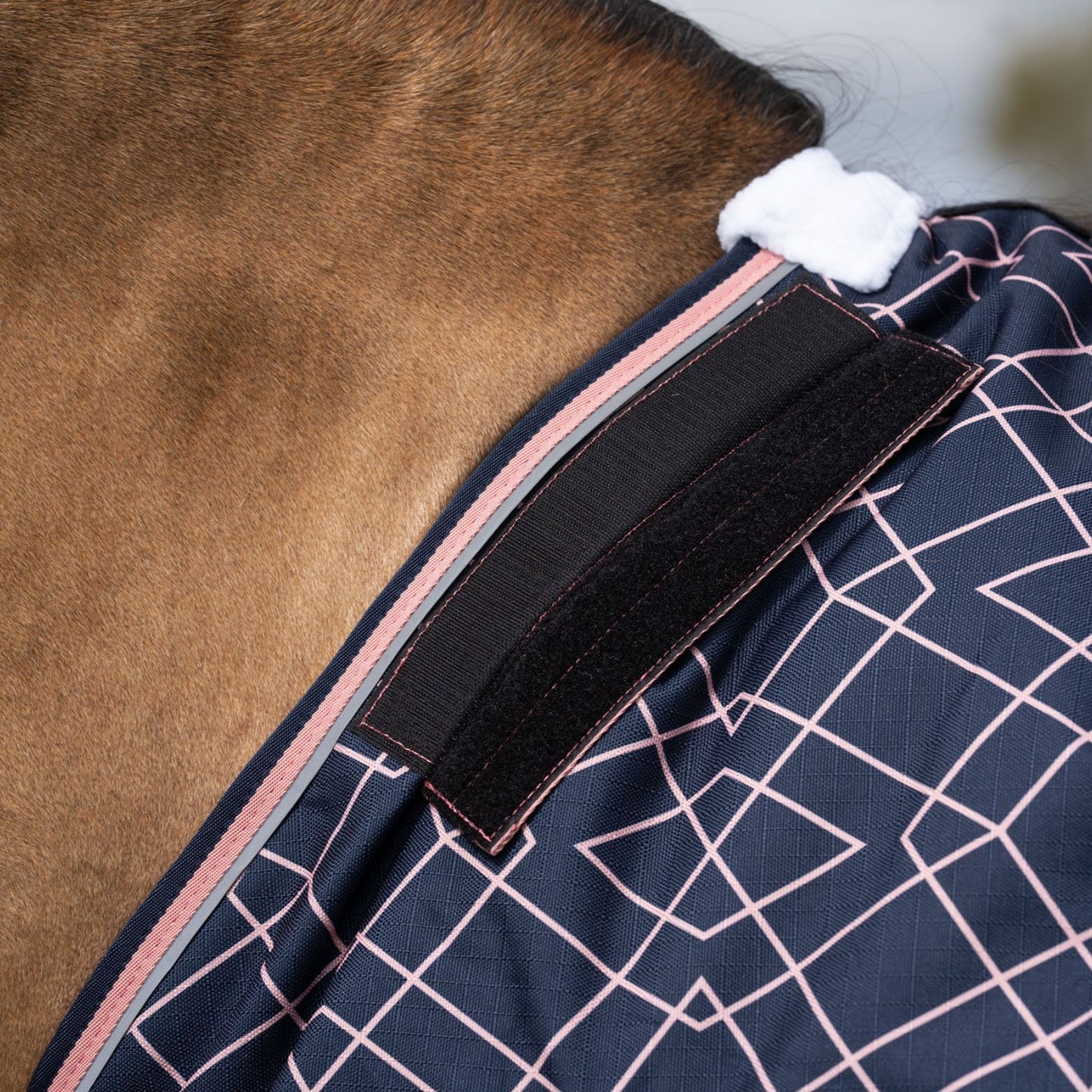 Caribu Alpine Detach-a-Neck Horse Rug 100g Rose Geo