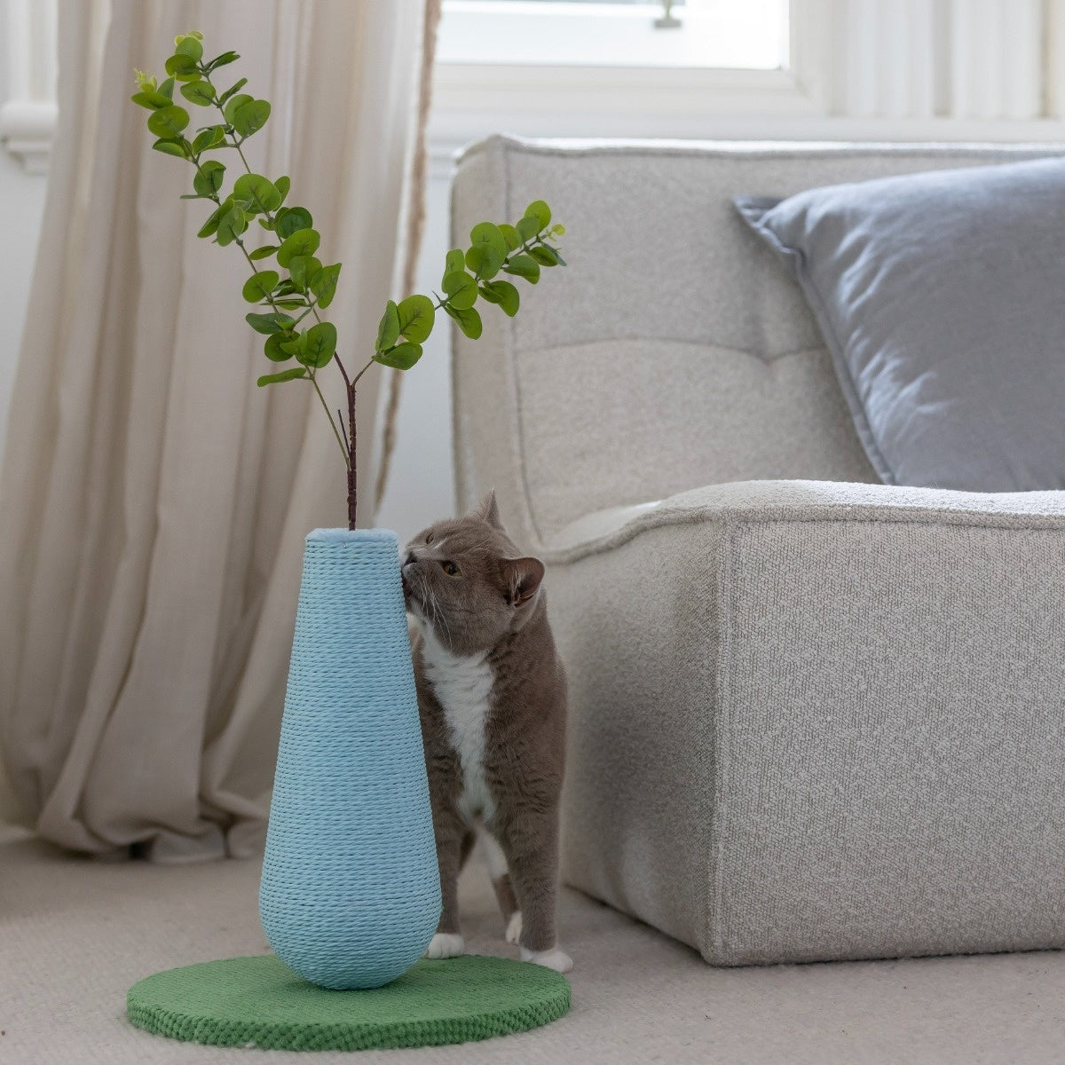 Pet Pals Flower Vase Cat Scratcher