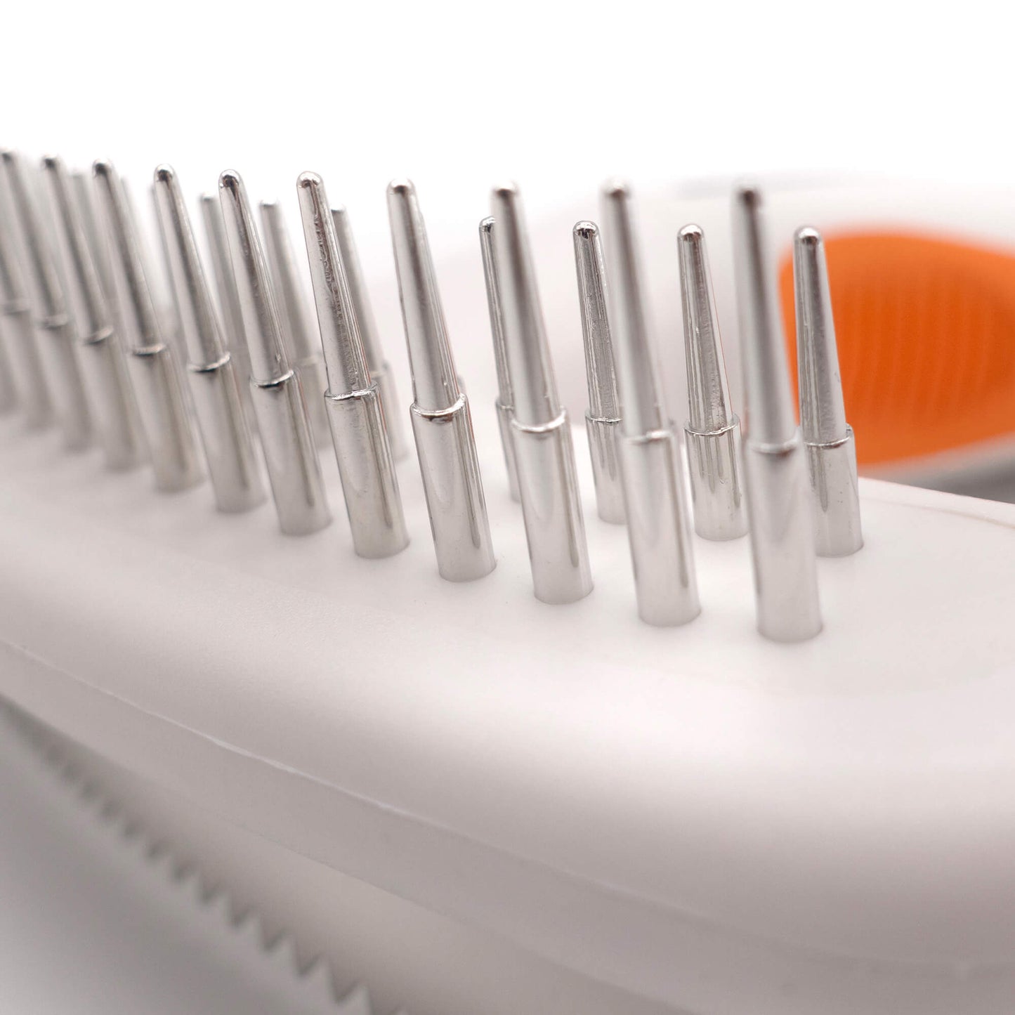 Wahl Orange/White 2 in 1 Rake and Shedding Blade